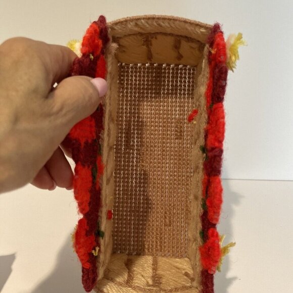 Vintage 60s Needlepoint Napkin Holder Strawberry Basket Cottagecore Handcrafted - Picture 8 of 12